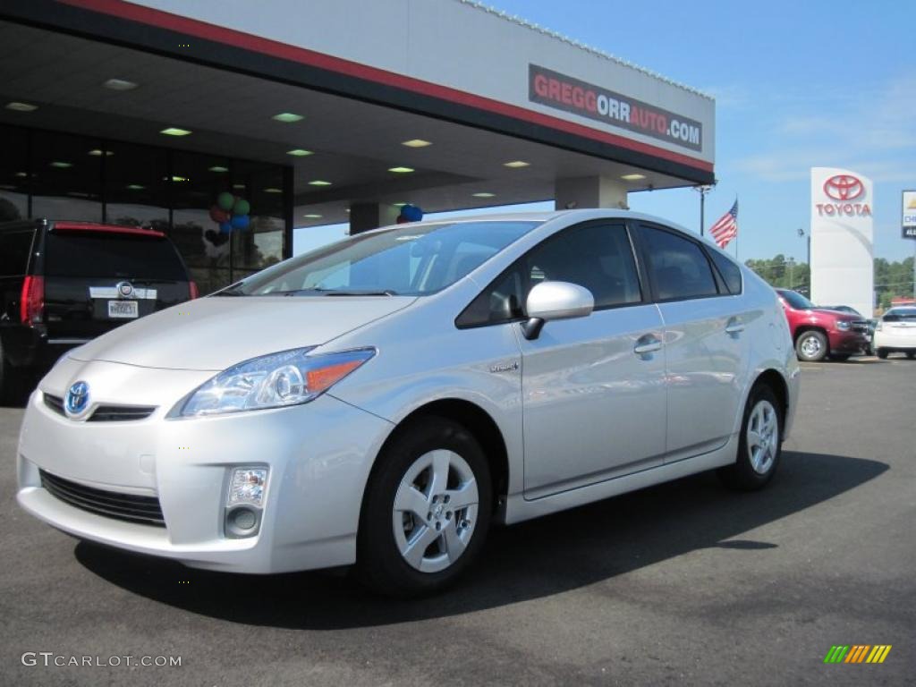 2010 Prius Hybrid III - Classic Silver Metallic / Dark Gray photo #1