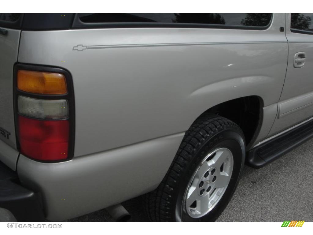 2004 Suburban 1500 LT 4x4 - Silver Birch Metallic / Tan/Neutral photo #7