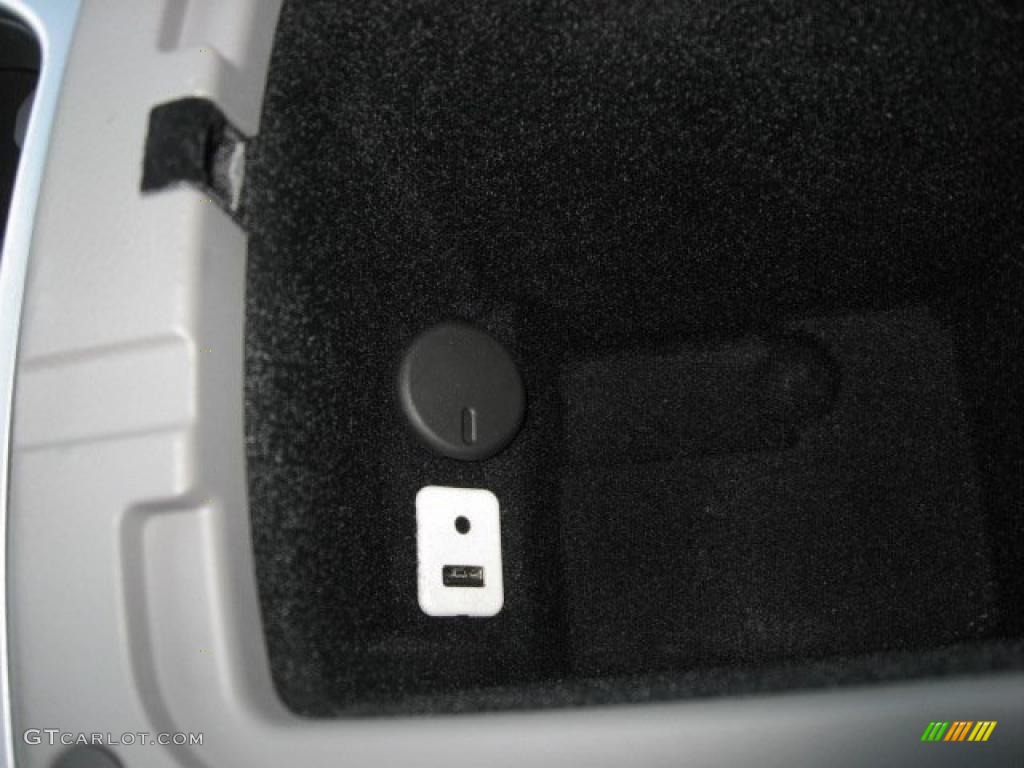 2010 SRX 4 V6 AWD - Radiant Silver / Shale/Ebony photo #41