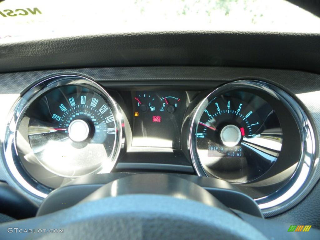 2011 Mustang GT Coupe - Performance White / Charcoal Black photo #16