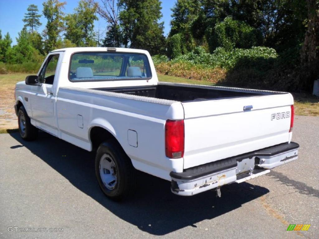 1993 F150 XL Regular Cab - Oxford White / Blue photo #2