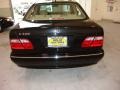 Black - E 320 Sedan Photo No. 3