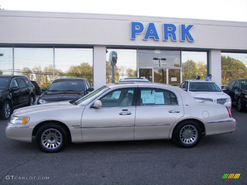 2000 Town Car Cartier - Ivory Parchment Pearl Tri Coat / Light Parchment photo #23