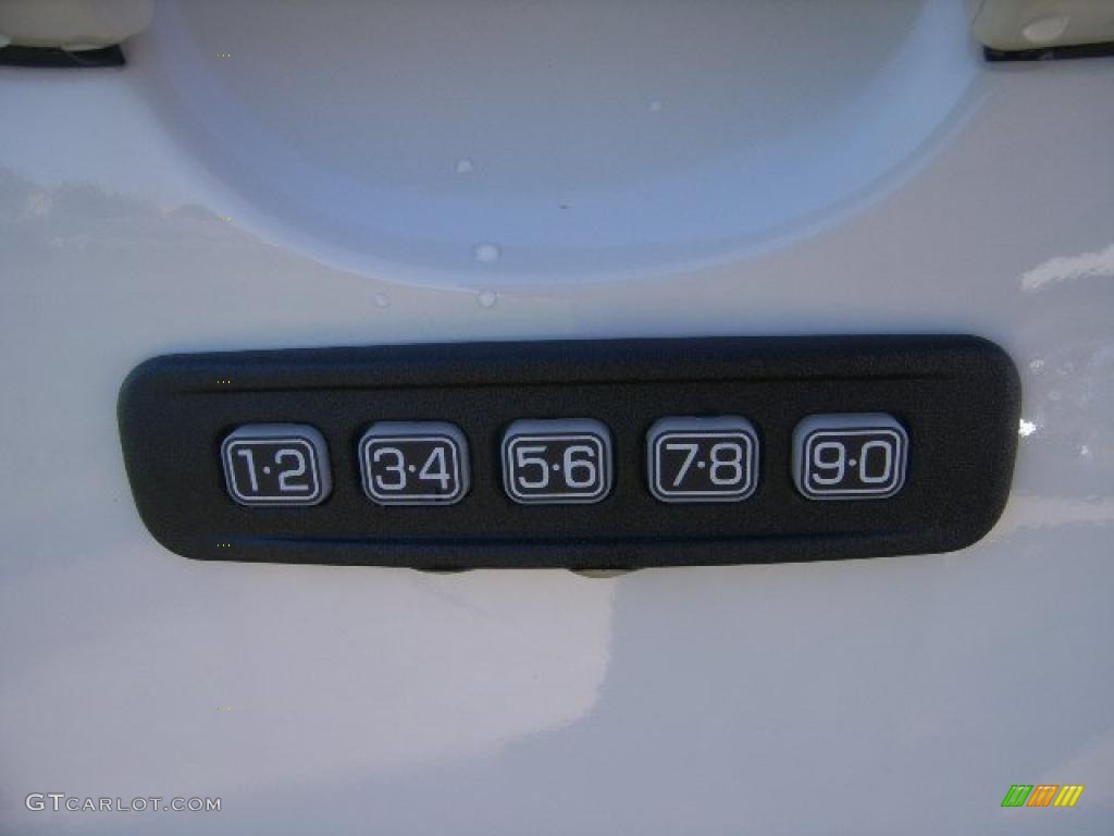 2011 Mariner Premier V6 AWD - White Suede / Stone/Greystone photo #10