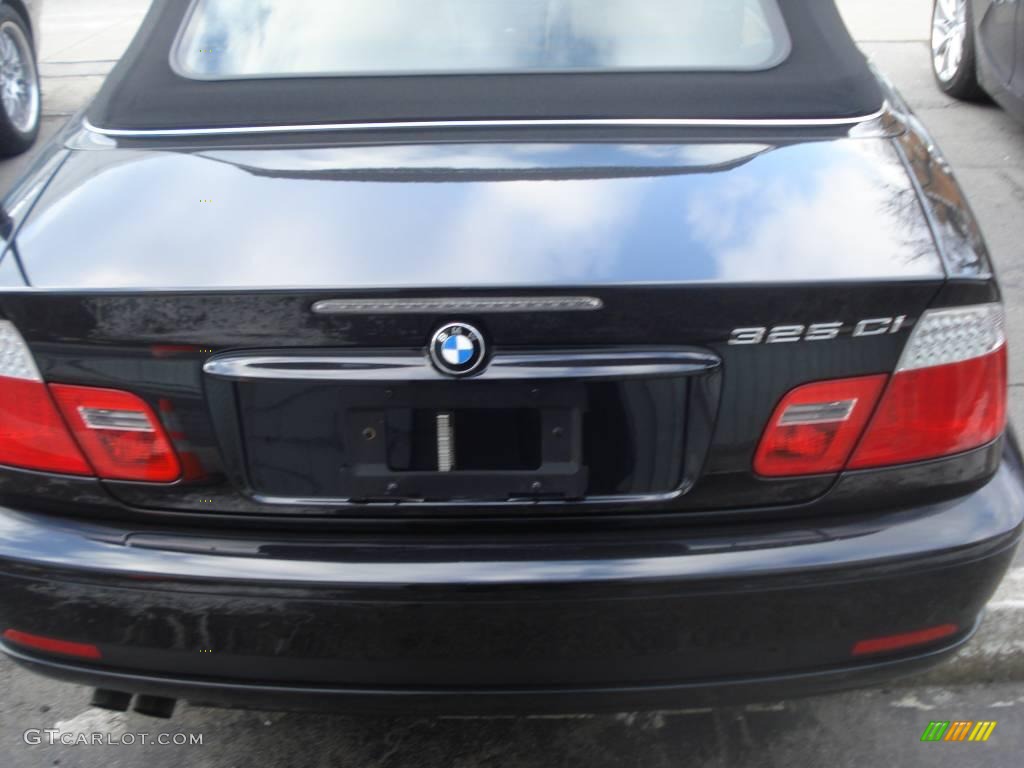 2006 3 Series 325i Convertible - Jet Black / Sand photo #17