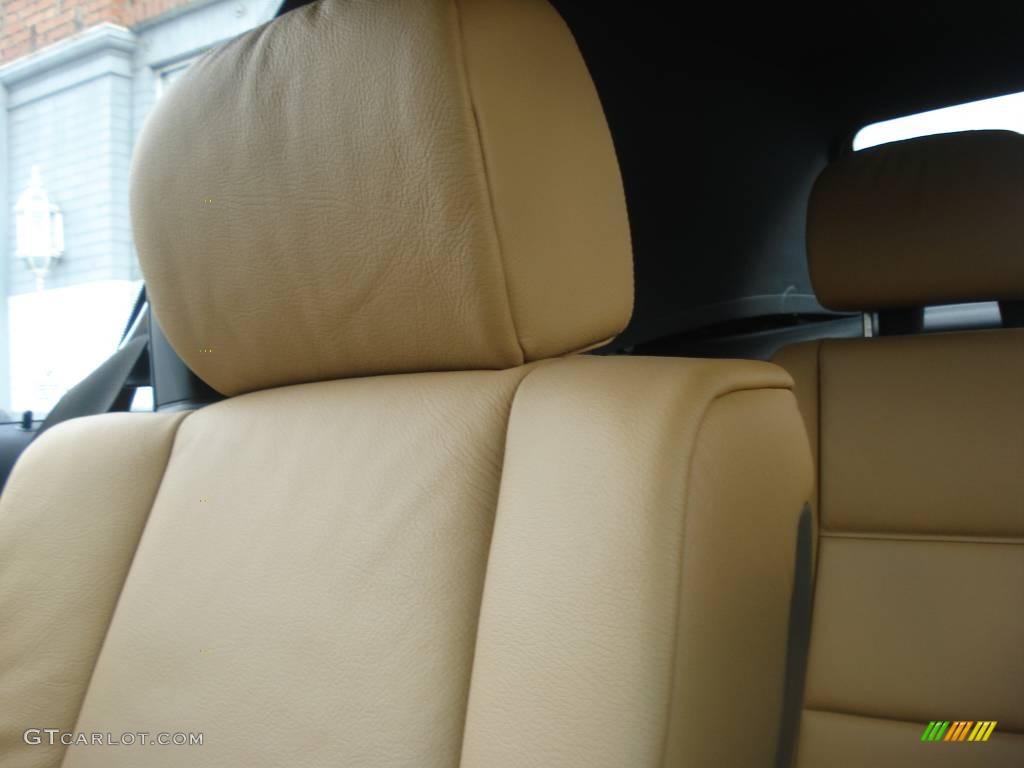 2006 3 Series 325i Convertible - Jet Black / Sand photo #41