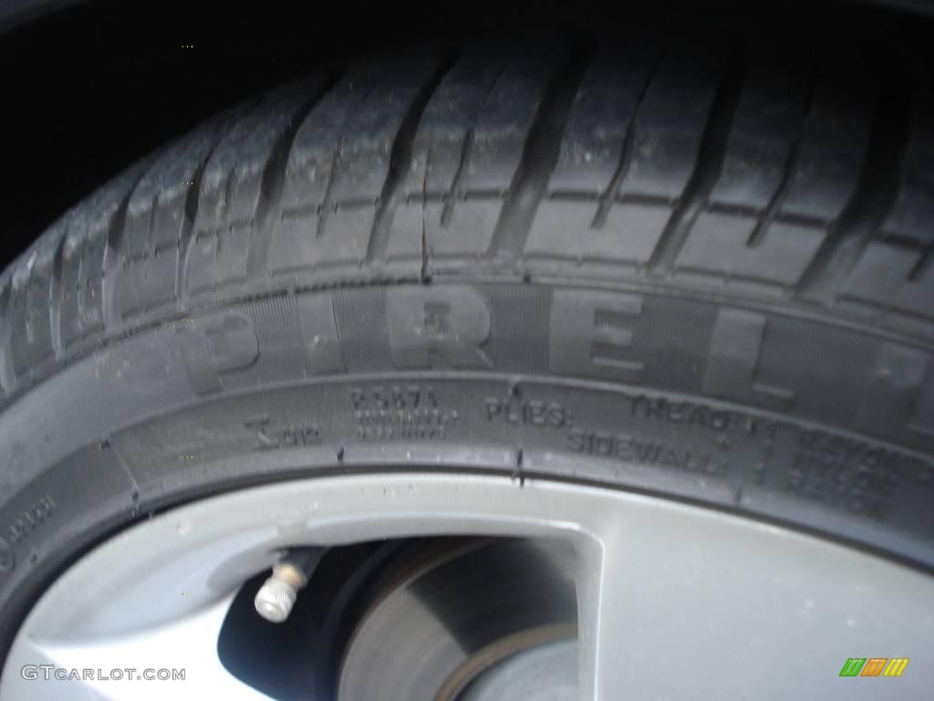 2006 3 Series 325i Convertible - Jet Black / Sand photo #43