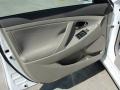 Super White - Camry LE Photo No. 28