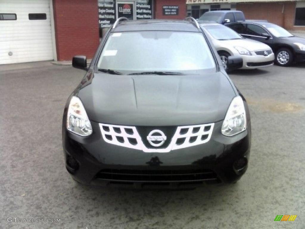 2011 Rogue SV AWD - Wicked Black / Black photo #2