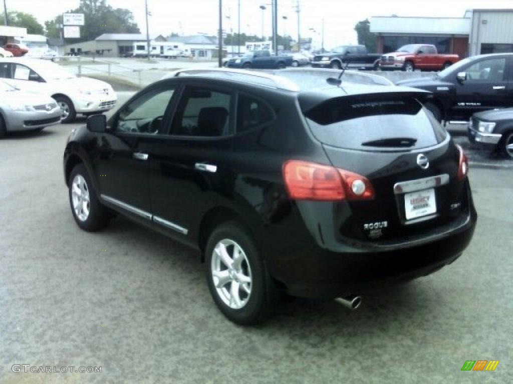 2011 Rogue SV AWD - Wicked Black / Black photo #4