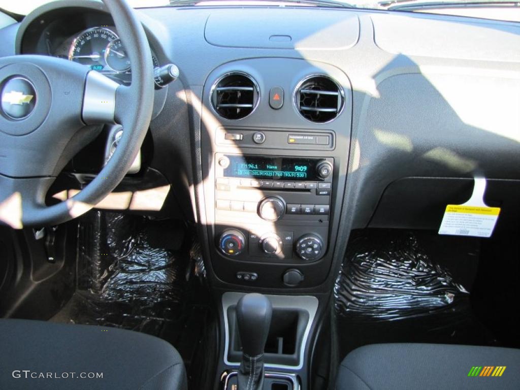 2011 HHR LS - Arctic Ice White / Ebony photo #13