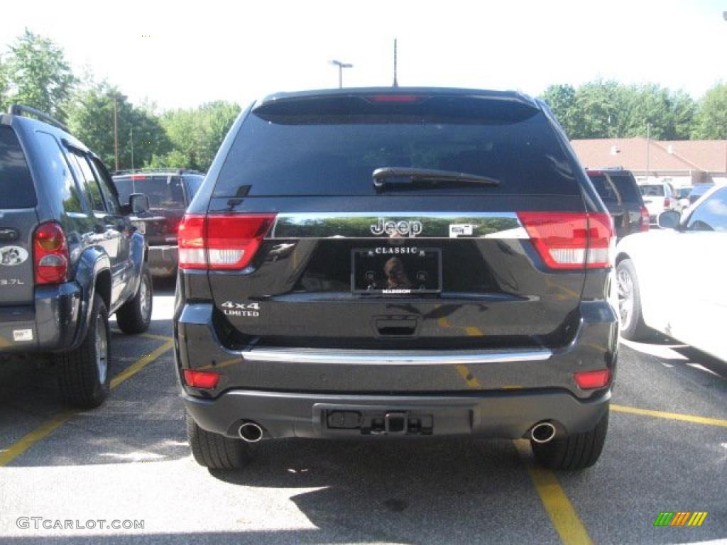 2011 Grand Cherokee Limited 4x4 - Brilliant Black Crystal Pearl / Black photo #4