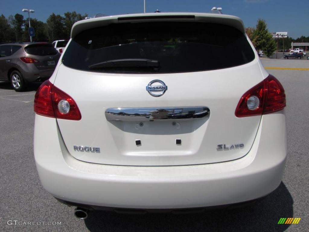 2011 Rogue SL AWD - Pearl White / Gray photo #4