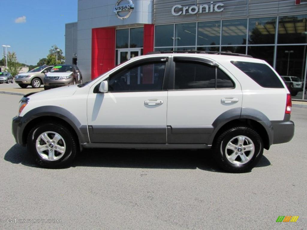 2005 Clear White Kia Sorento EX 36406485 Photo 2 Car