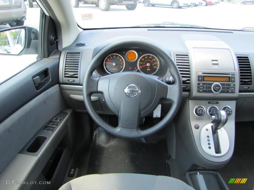 2009 Sentra 2.0 - Fresh Powder White / Charcoal photo #16