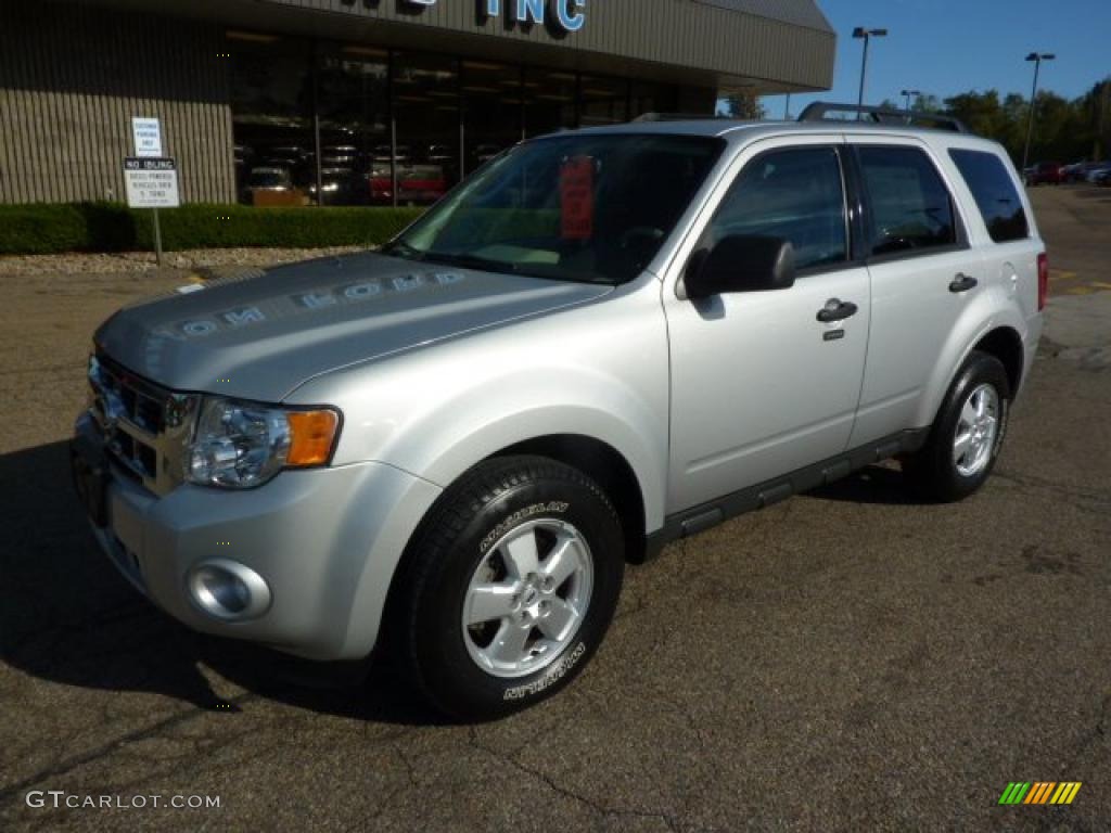 2009 Escape XLT V6 4WD - Brilliant Silver Metallic / Stone photo #8