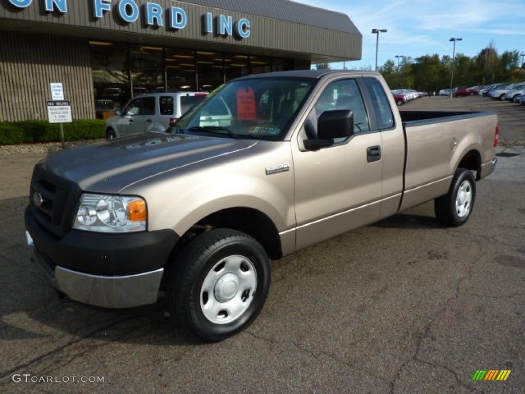 2005 F150 XL Regular Cab 4x4 - Arizona Beige Metallic / Tan photo #8