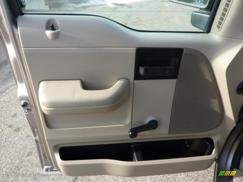 2005 F150 XL Regular Cab 4x4 - Arizona Beige Metallic / Tan photo #12