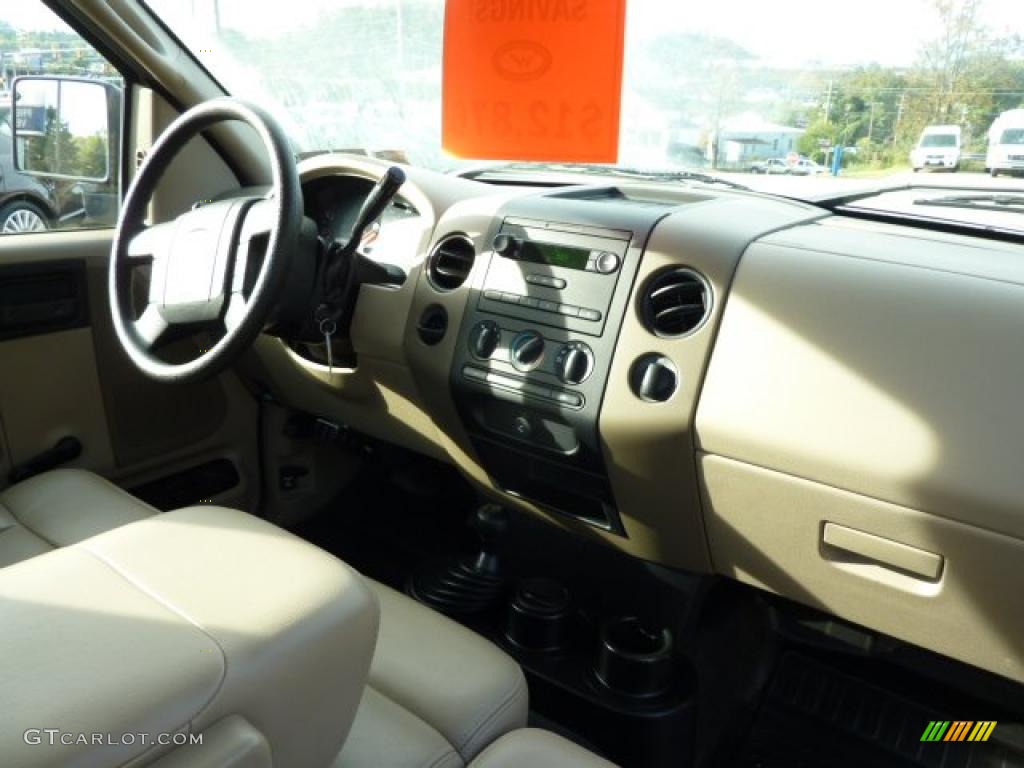2005 F150 XL Regular Cab 4x4 - Arizona Beige Metallic / Tan photo #16