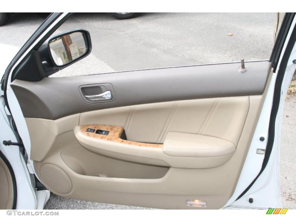 2004 Accord EX V6 Sedan - Taffeta White / Ivory photo #16