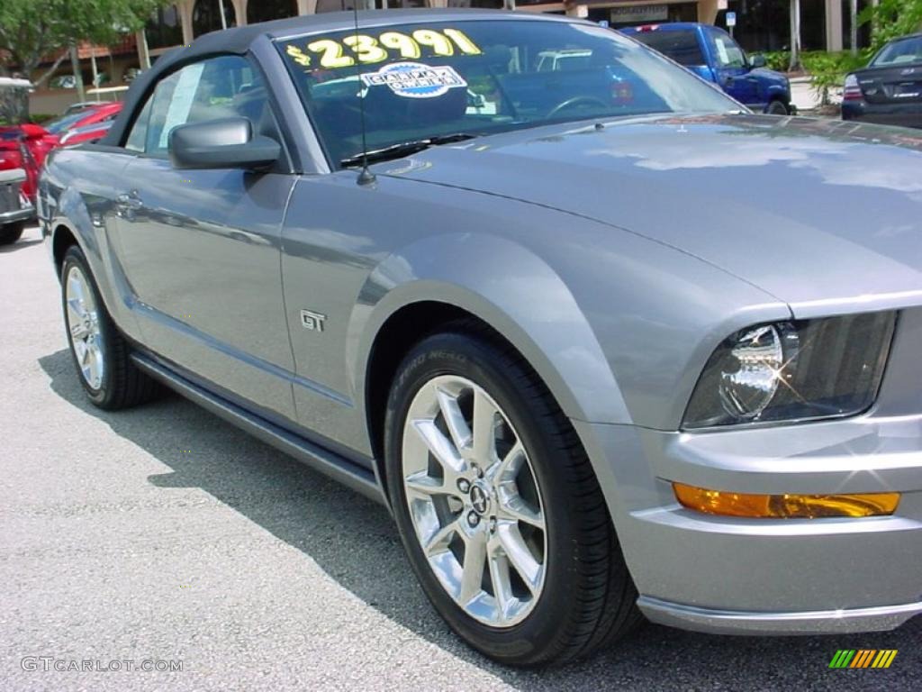 2006 Mustang GT Premium Convertible - Tungsten Grey Metallic / Red/Dark Charcoal photo #2