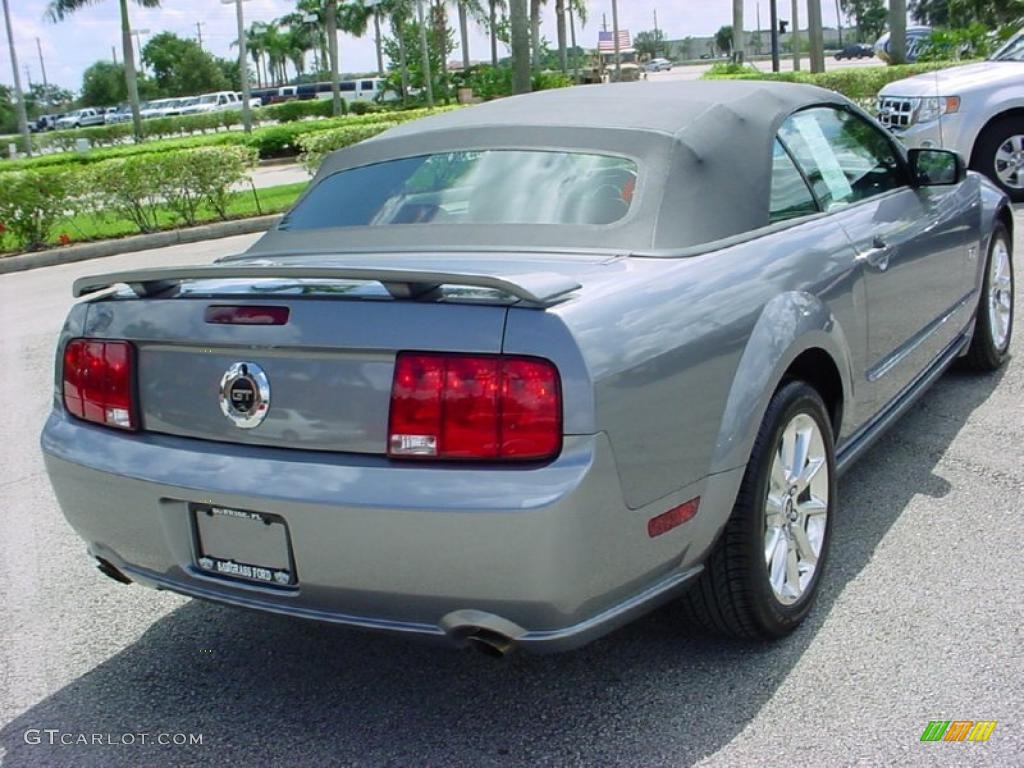 2006 Mustang GT Premium Convertible - Tungsten Grey Metallic / Red/Dark Charcoal photo #6