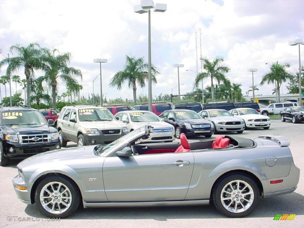 2006 Mustang GT Premium Convertible - Tungsten Grey Metallic / Red/Dark Charcoal photo #10