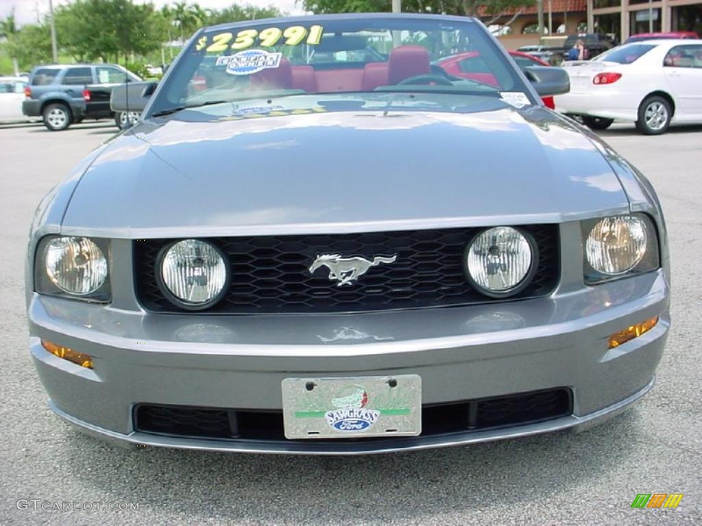 2006 Mustang GT Premium Convertible - Tungsten Grey Metallic / Red/Dark Charcoal photo #15