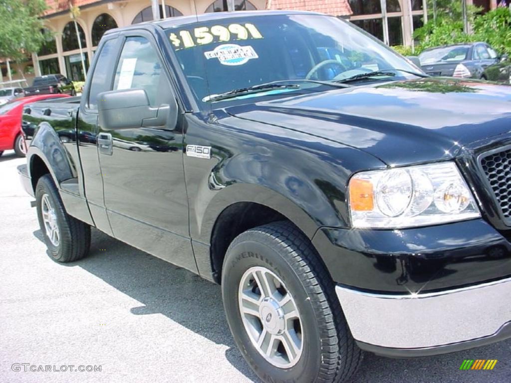2006 F150 XLT Regular Cab - Black / Medium/Dark Flint photo #2