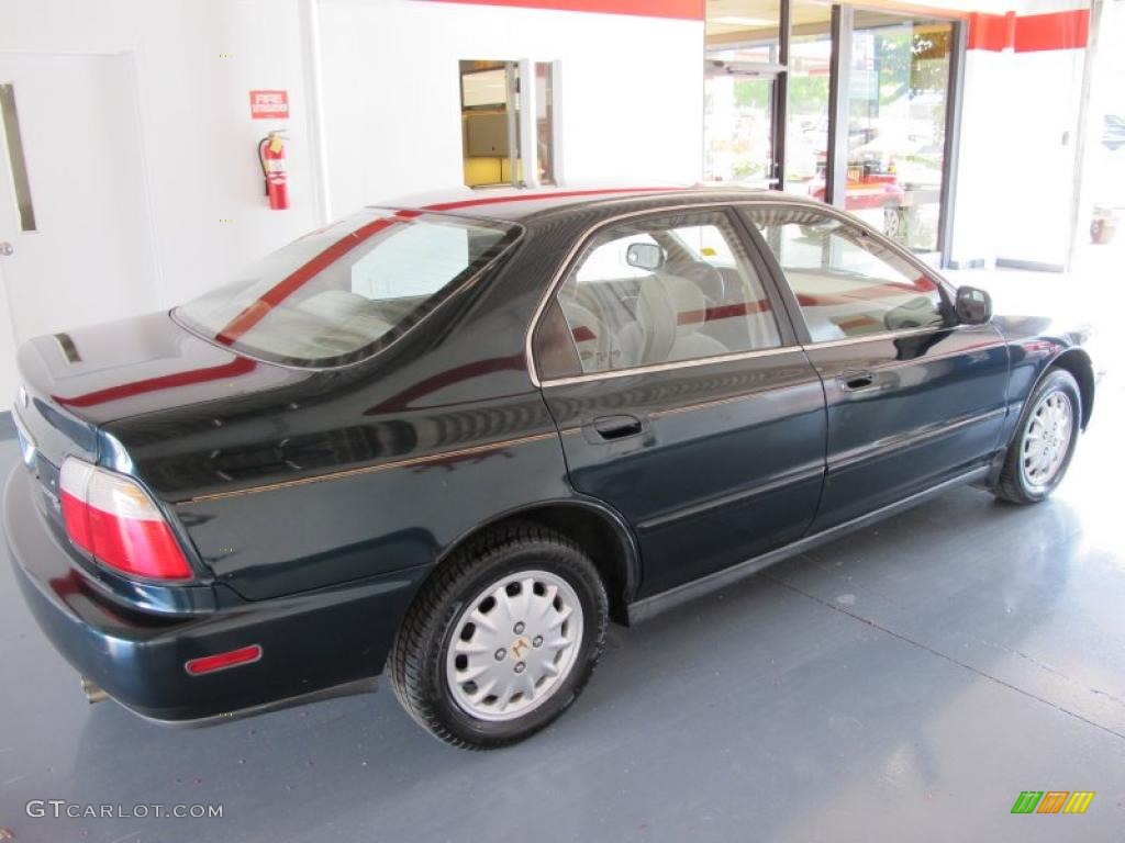 1996 Accord EX Sedan - Dark Eucalyptus Green Pearl Metallic / Beige photo #4