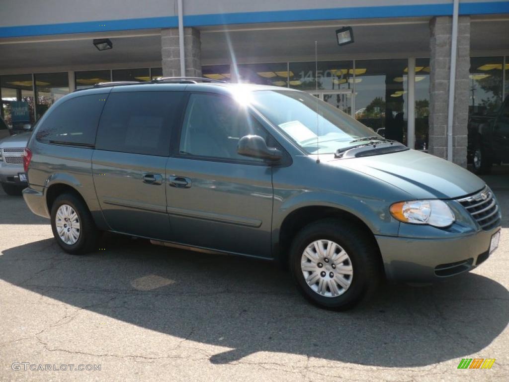 Magnesium Pearl Chrysler Town & Country