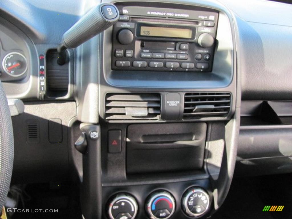 2005 CR-V EX 4WD - Pewter Pearl / Black photo #16