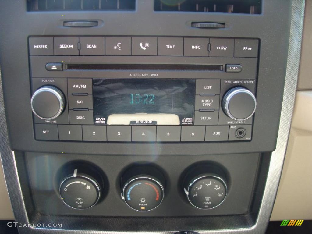 2008 Liberty Sport 4x4 - Bright Silver Metallic / Pastel Pebble Beige photo #13