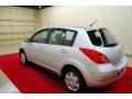 Brillant Silver - Versa 1.8 S Hatchback Photo No. 4
