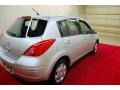 Brillant Silver - Versa 1.8 S Hatchback Photo No. 5