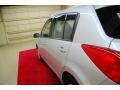 Brillant Silver - Versa 1.8 S Hatchback Photo No. 8
