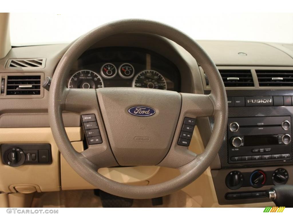 2008 Fusion SE - Vapor Silver Metallic / Camel photo #11