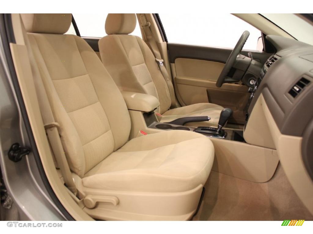 2008 Fusion SE - Vapor Silver Metallic / Camel photo #16