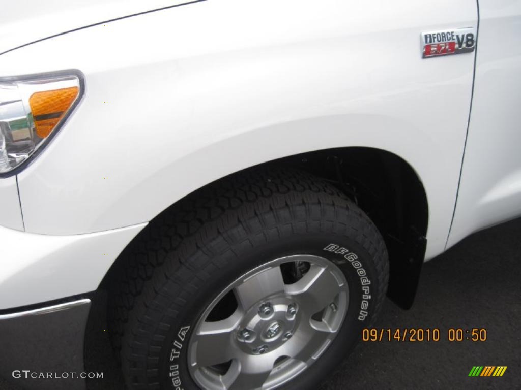 2011 Tundra TRD Regular Cab 4x4 - Super White / Graphite Gray photo #9