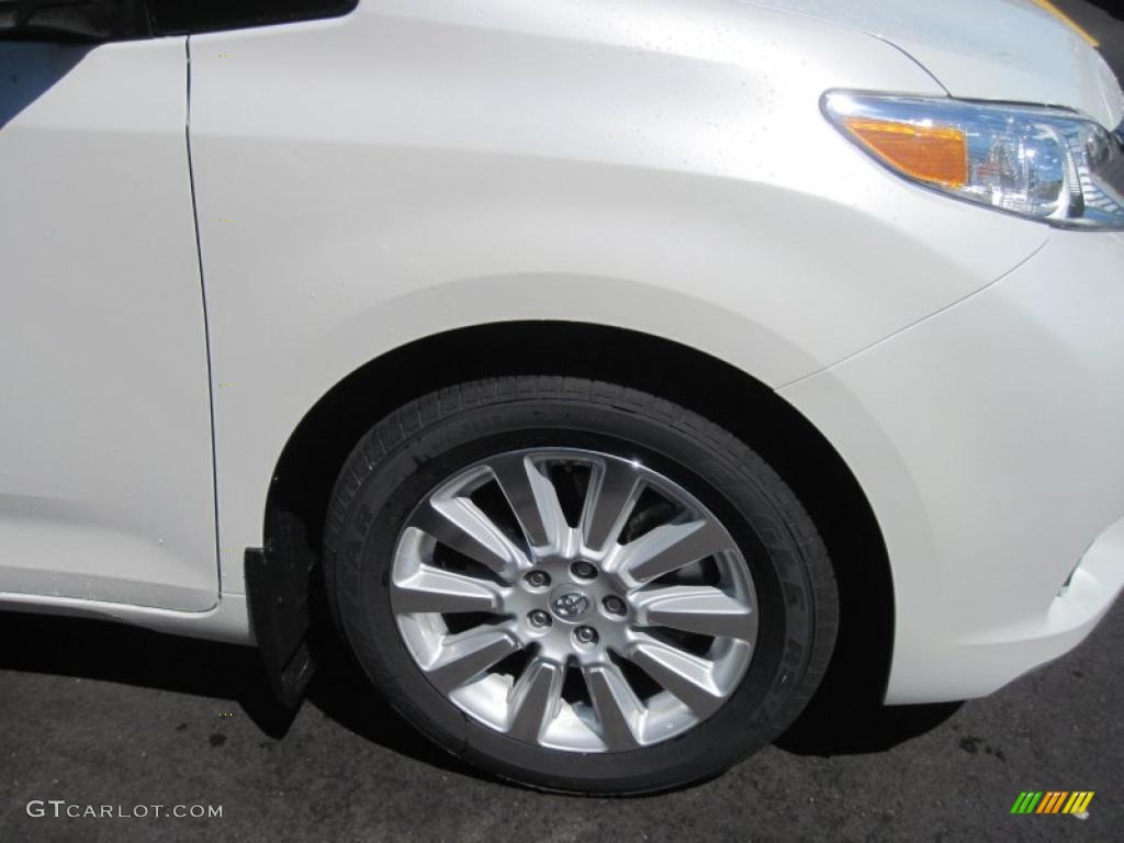 2011 Sienna Limited - Super White / Light Gray photo #12