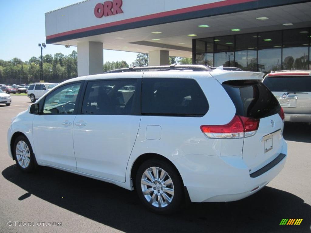 2011 Sienna Limited - Super White / Light Gray photo #3