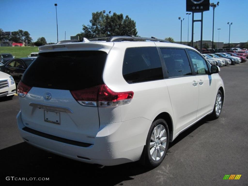 2011 Sienna Limited - Super White / Light Gray photo #5