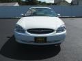 2002 Vibrant White Ford Taurus SE  photo #4