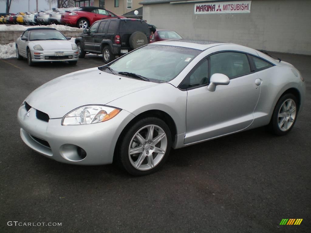 2007 Eclipse SE Coupe - Liquid Silver Metallic / Medium Gray photo #1