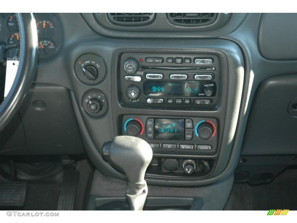 2004 TrailBlazer LT 4x4 - Black / Dark Pewter photo #14