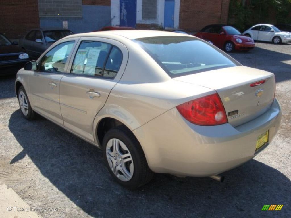 2009 Cobalt LT Sedan - Gold Mist Metallic / Ebony photo #2