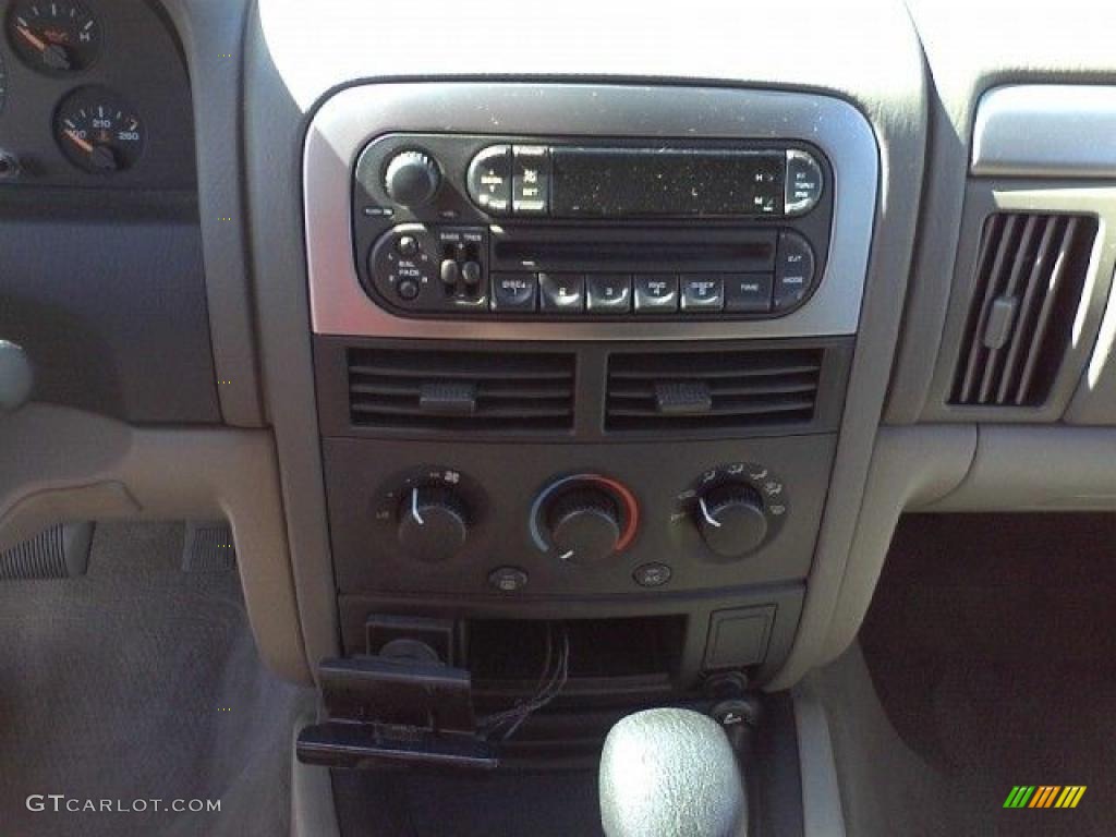 2004 Grand Cherokee Laredo - Graphite Metallic / Dark Slate Gray photo #8