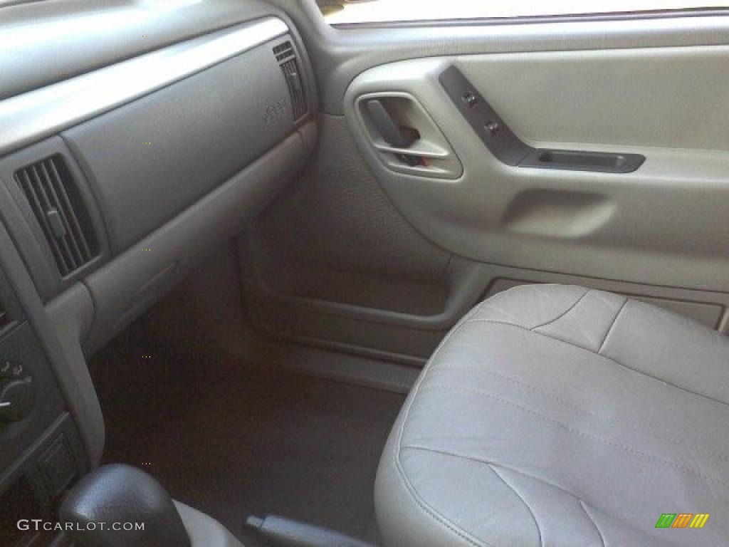 2004 Grand Cherokee Laredo - Graphite Metallic / Dark Slate Gray photo #11