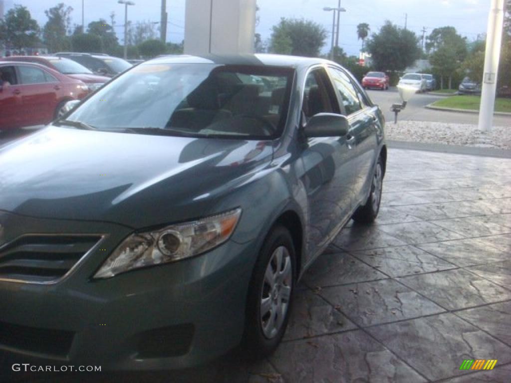 2010 Camry LE - Aloe Green Metallic / Ash Gray photo #5
