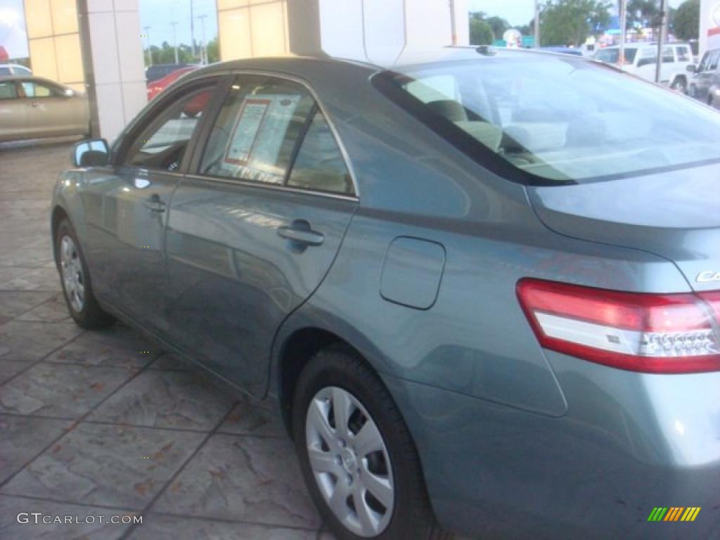 2010 Camry LE - Aloe Green Metallic / Ash Gray photo #9